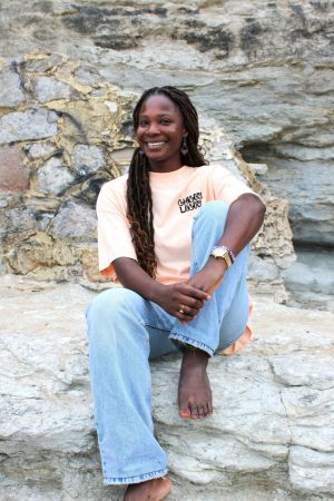 "More amor" apicot T-shirt
