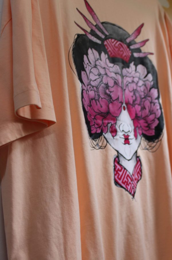 Geisha apicot T-shirt – Image 9